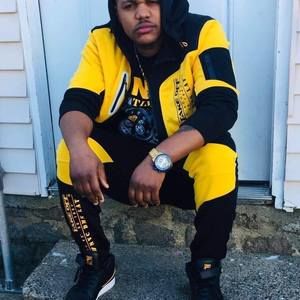 Meet your Posher, Jose lito